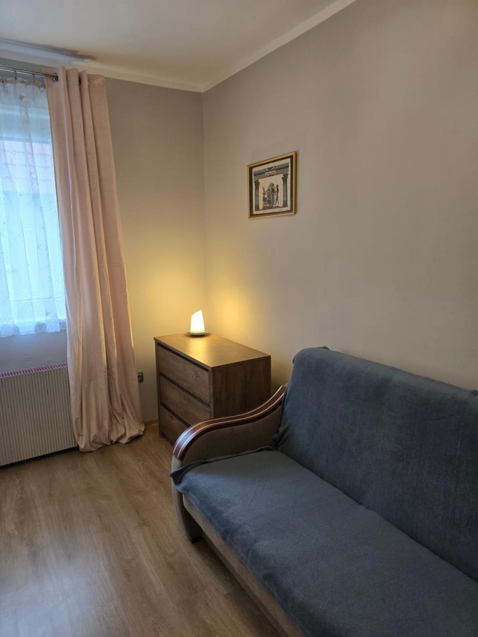 Bed, Living room, Photo of the whole room, Seating area, Bedroom