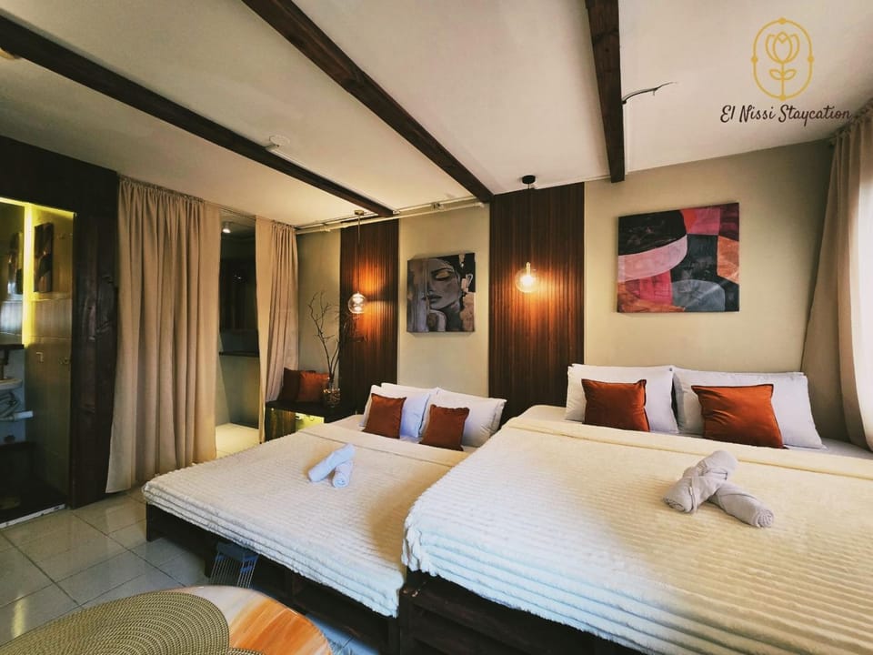 El Nissi Staycation, THE DELUXE CABIN, Enchanted Kingdom Cabin in Santa Rosa