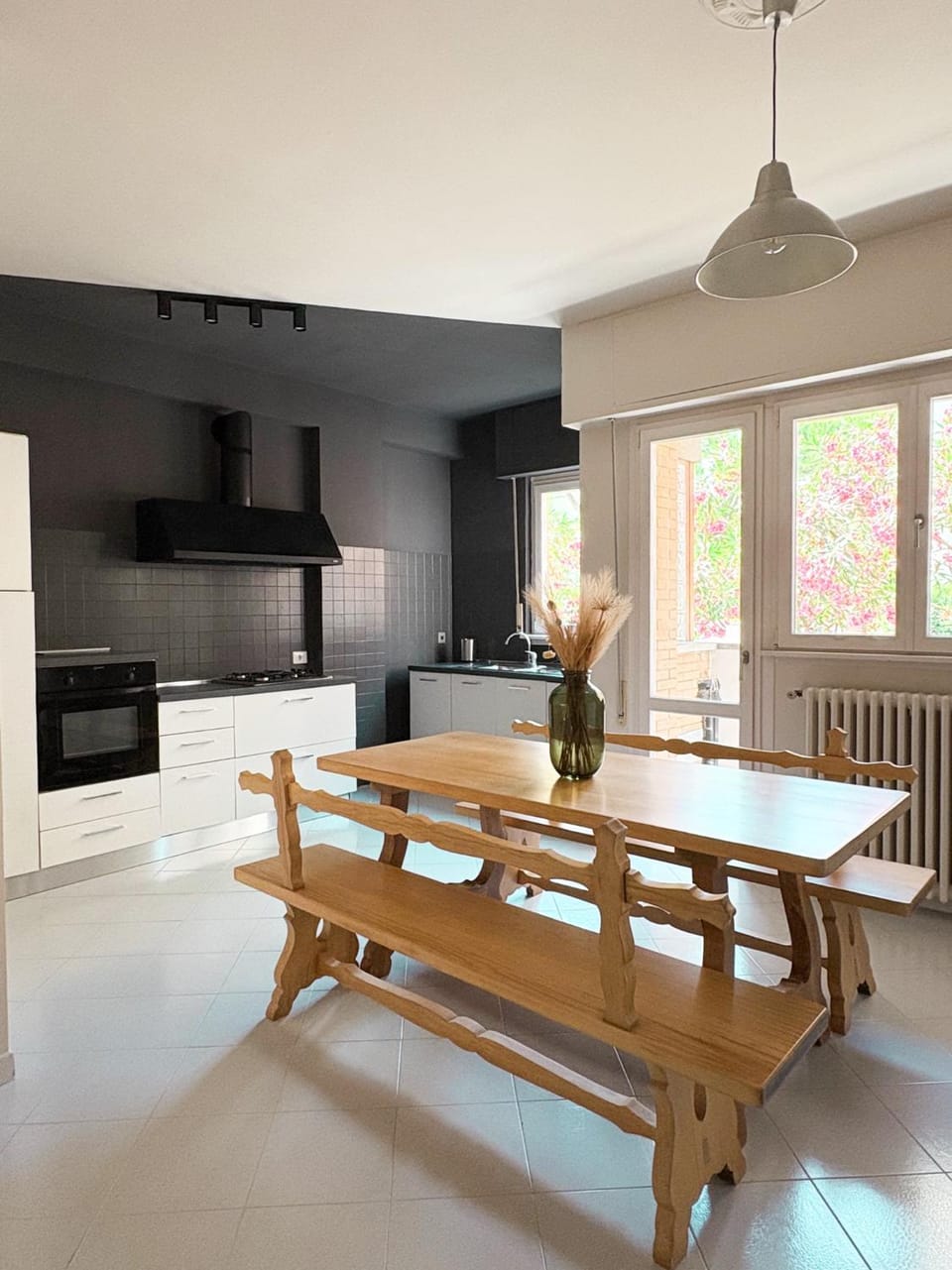 Kitchen or kitchenette, Dining area, stove