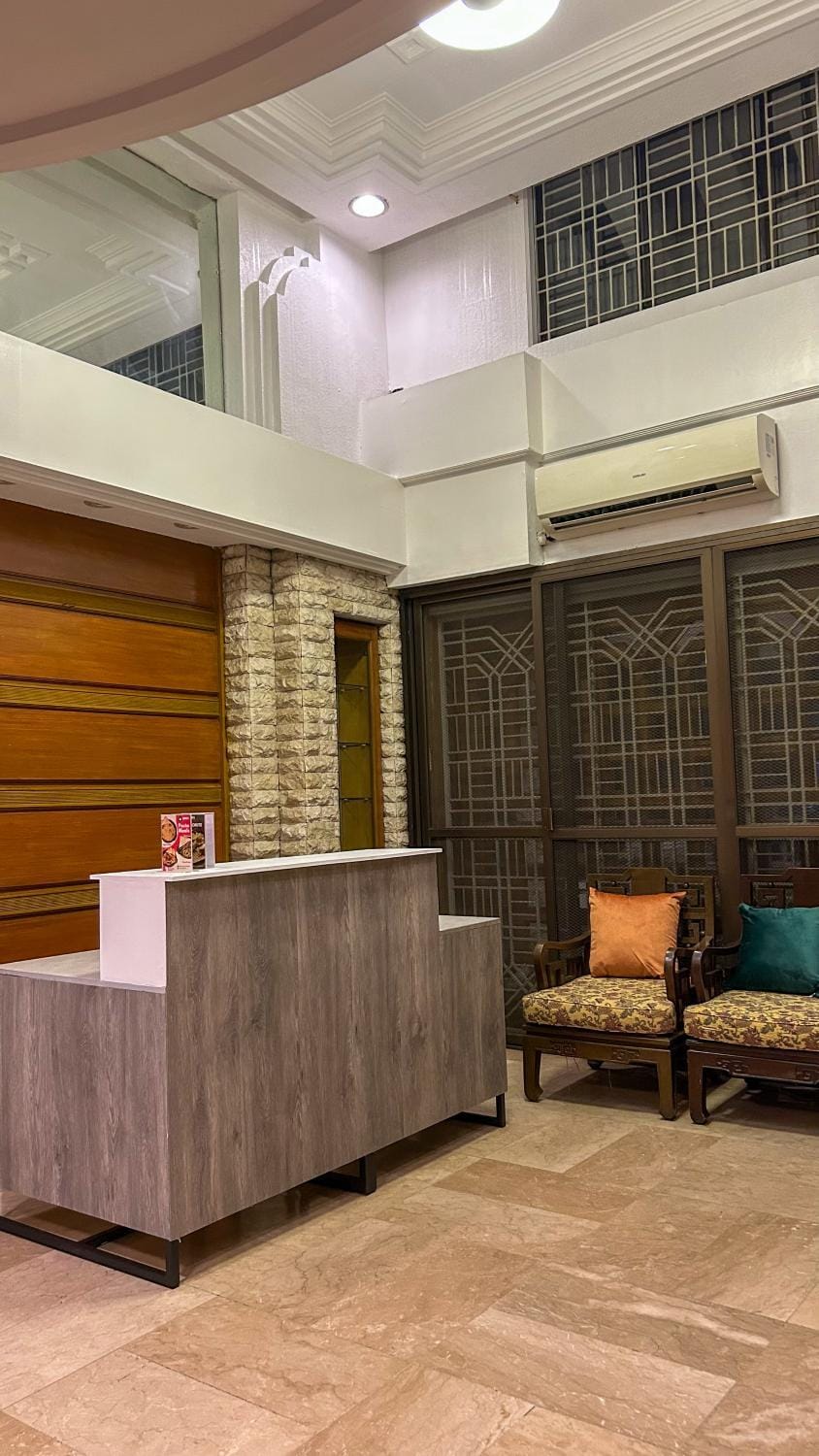 Communal lounge/ TV room, Lobby or reception