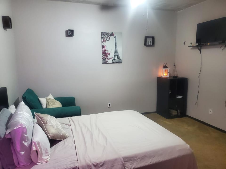 Galaxy House Love hotel in Menifee