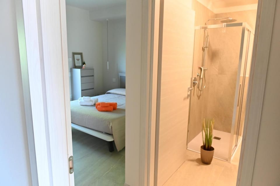 Bed, Bathroom