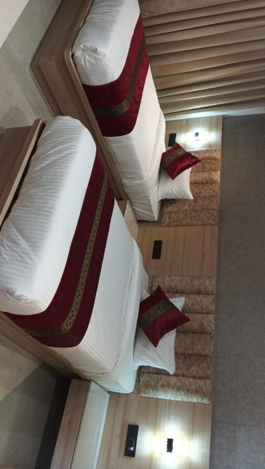 Bed, Photo of the whole room, Seating area, Bedroom