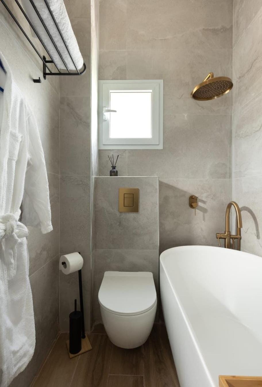 Toilet, Bathroom, towels