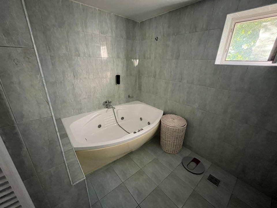 Bathroom, Bath