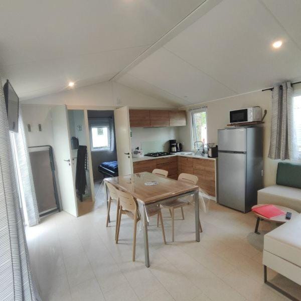 Camping les Rives de Vilaine - proche Barrage d'Arzal - Calme et Nature Campground/ 
RV Resort in Brittany