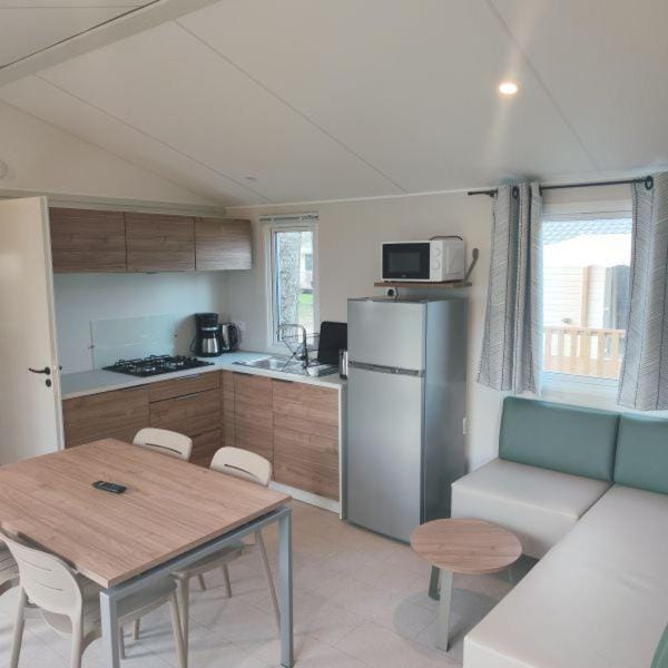 Camping les Rives de Vilaine - proche Barrage d'Arzal - Calme et Nature Campground/ 
RV Resort in Brittany