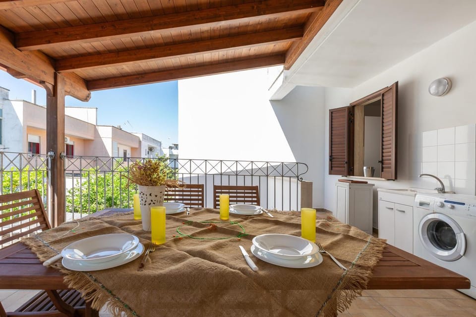 Patio, Dining area