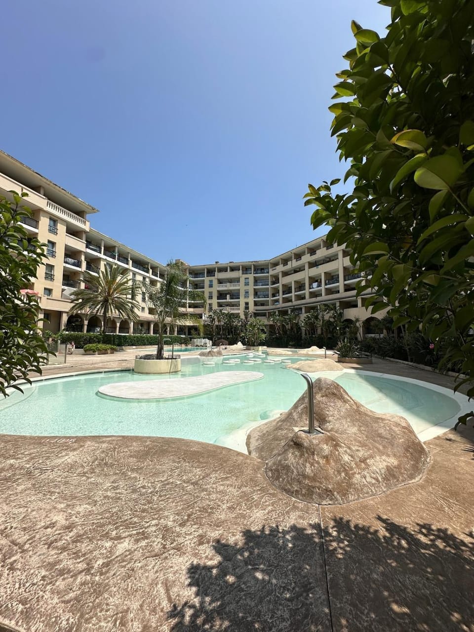Studio avec terrasse, piscine, accès direct plage Apartment in Cannes