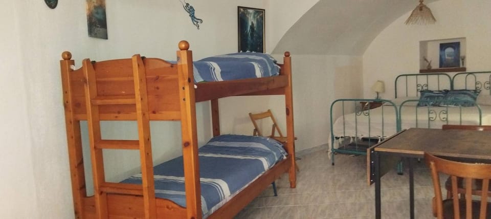 Bed, bunk bed