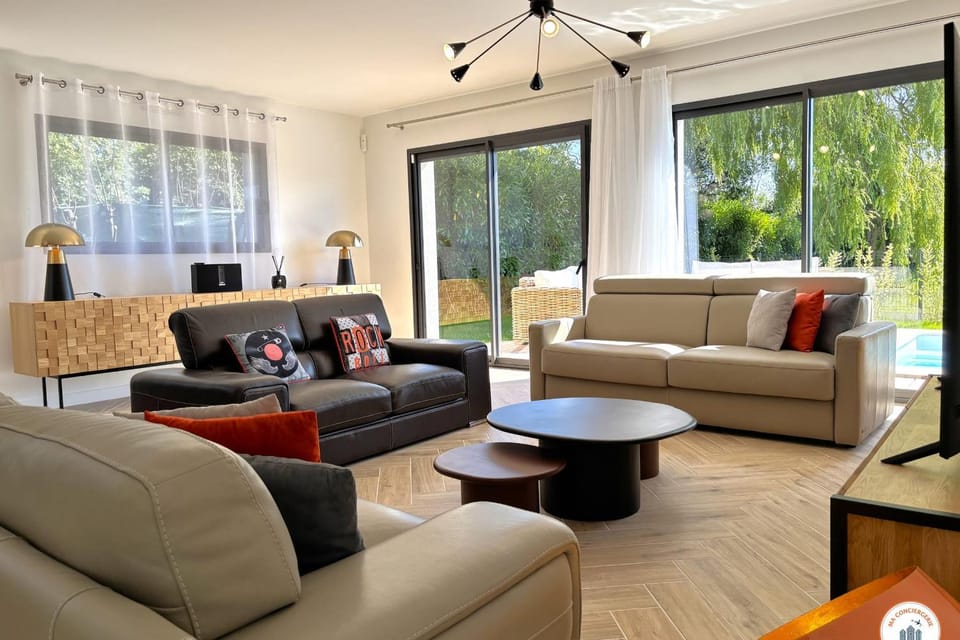 Living room, Garden view