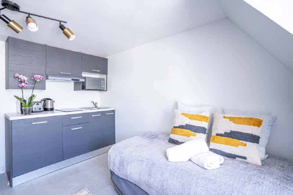 Studio 05 - Paris Faubourg Bail Mobilité Apartment in Paris