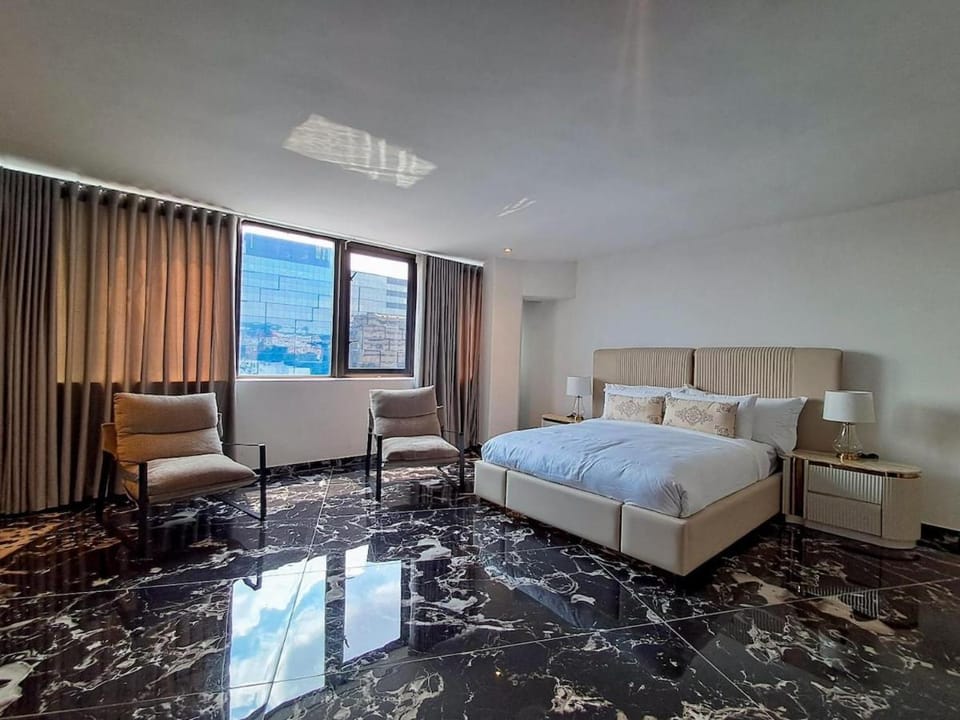 Pent Lucius - 3 bedroom Penthouse Apartment in Pretoria