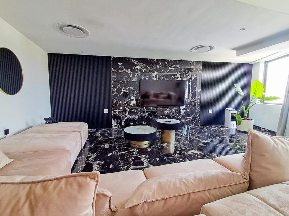 Pent Lucius - 3 bedroom Penthouse Apartment in Pretoria