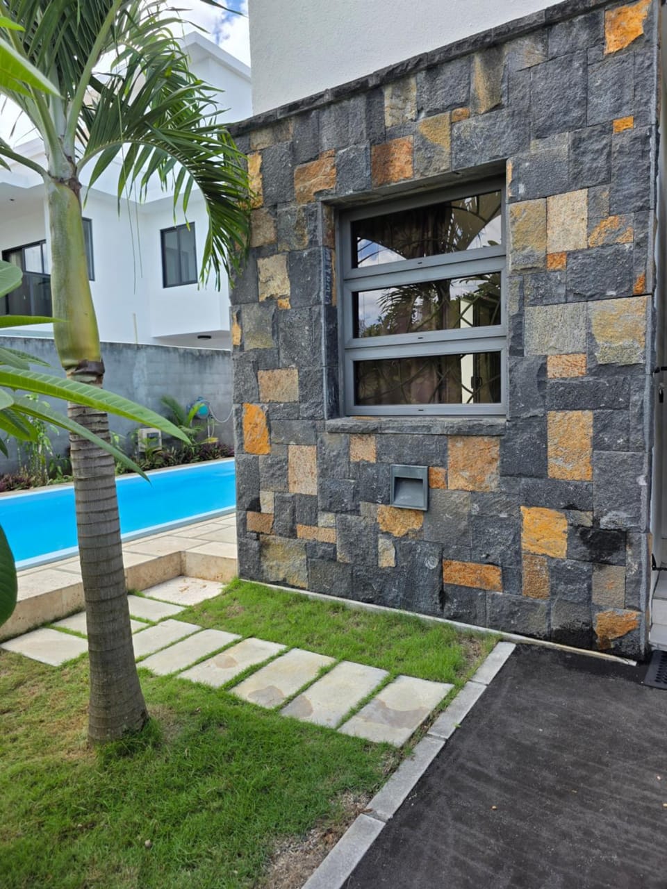 Property building, Pool view, Swimming pool, Swimming pool
