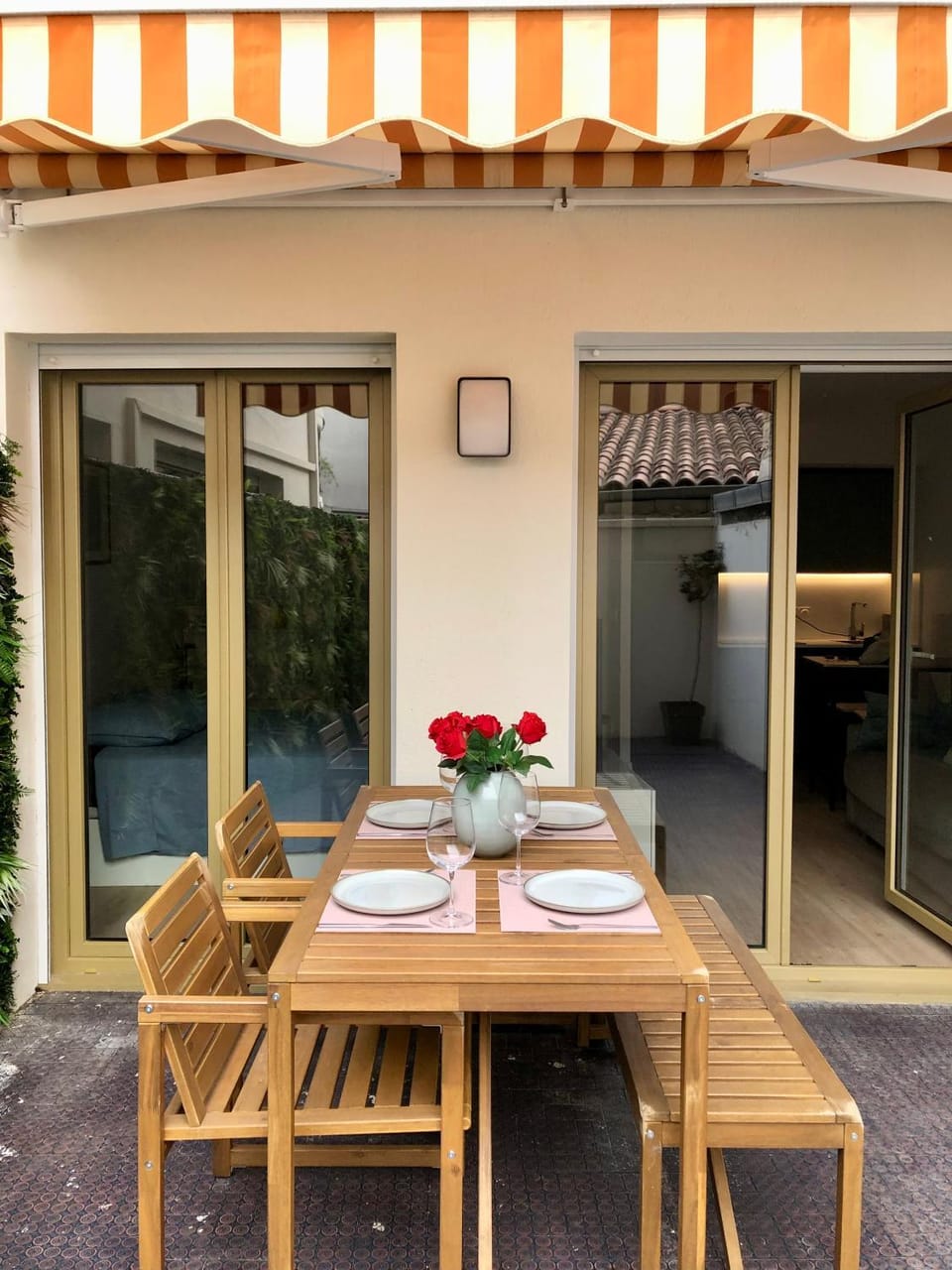 Patio, Dining area