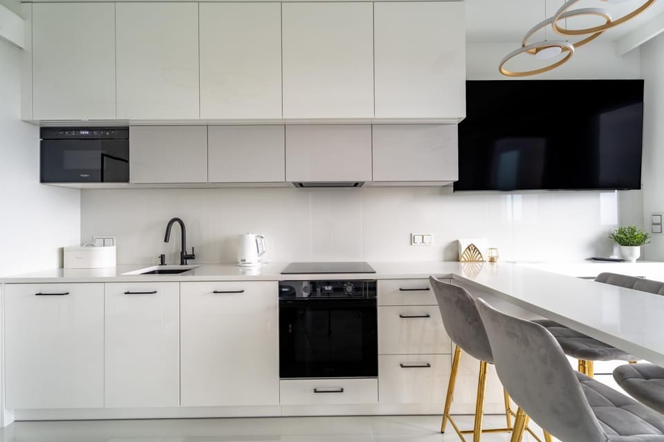 Kitchen or kitchenette, Dining area, dishwasher, oven, stove