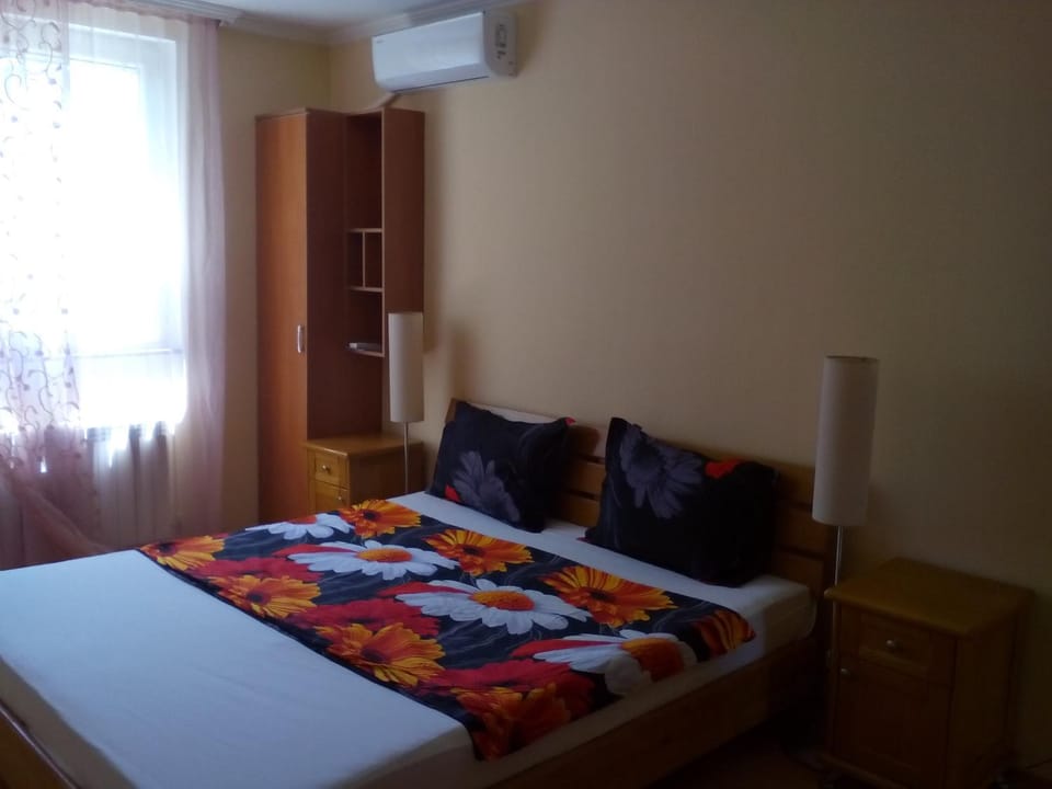 Bed, Photo of the whole room, Bedroom, air conditioner
