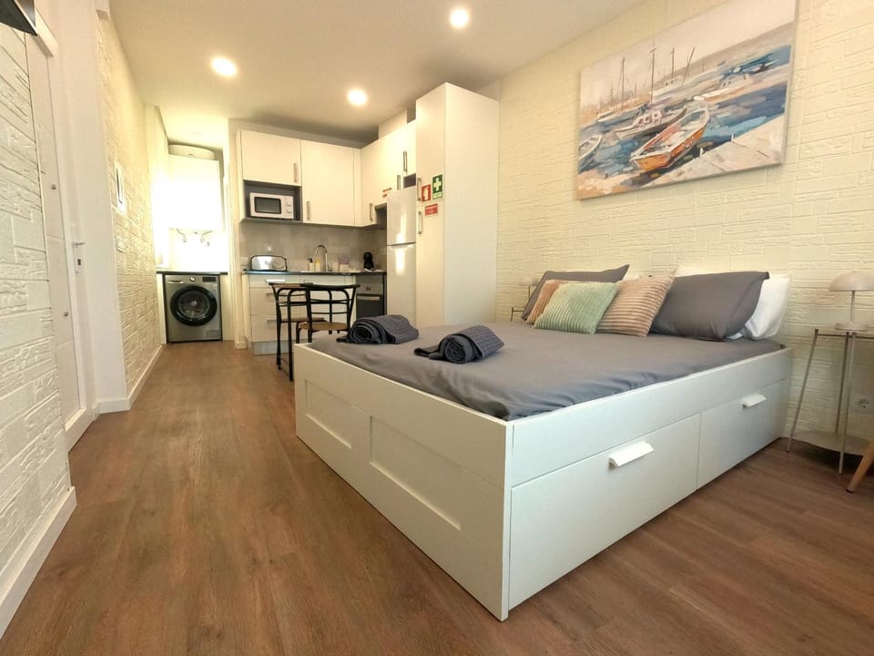 Bed, Bedroom