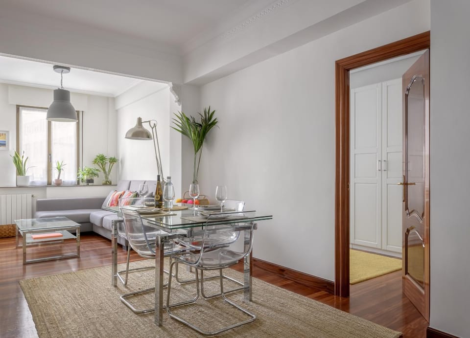 Communal lounge/ TV room, Living room, Dining area, heating