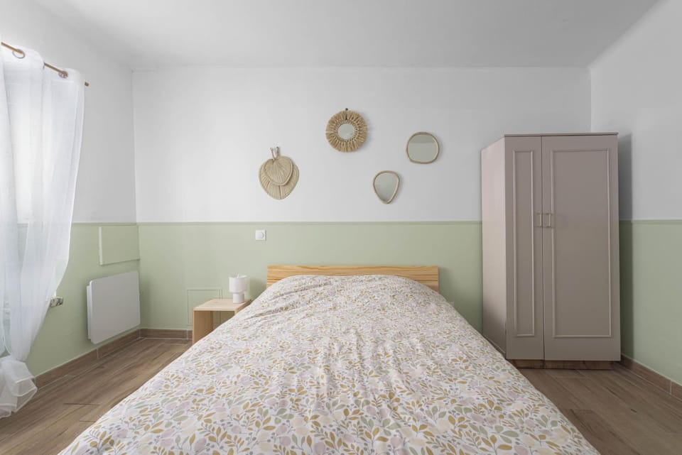 Living room, Bedroom