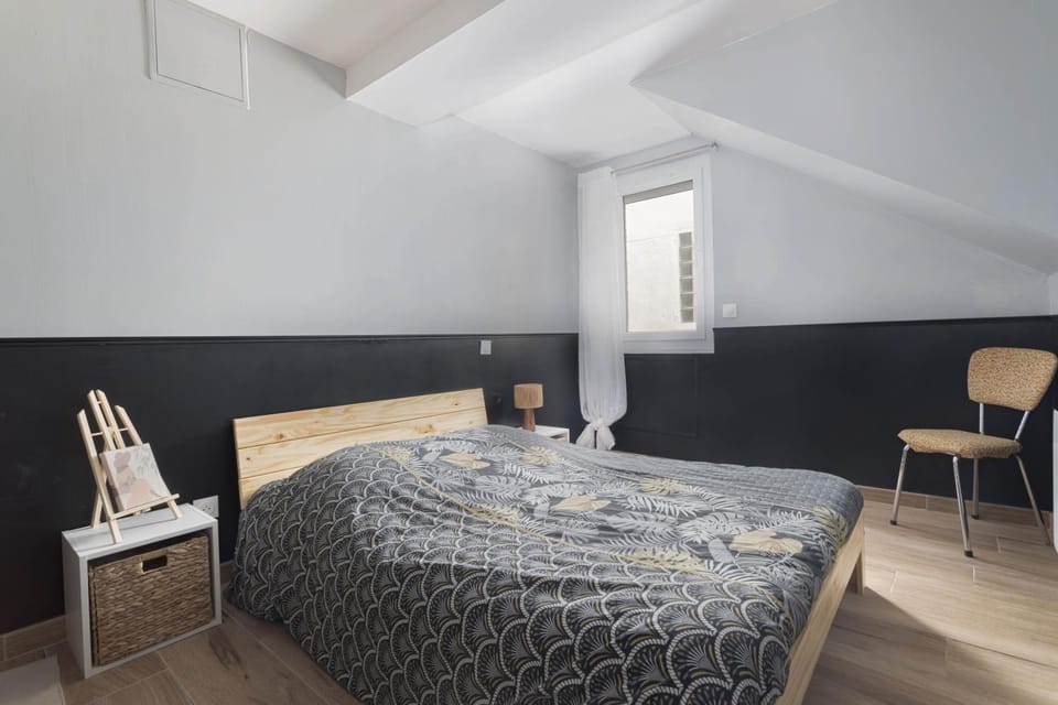 Property building, Living room, Bedroom