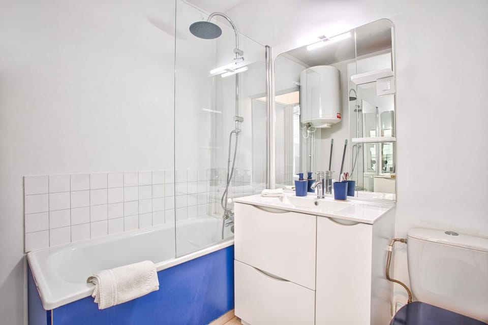 Bathroom, Bath
