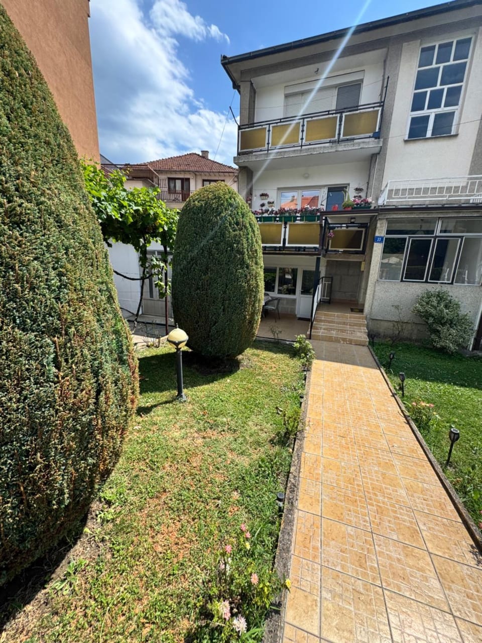Property building, Spring, Day, Garden, Garden view