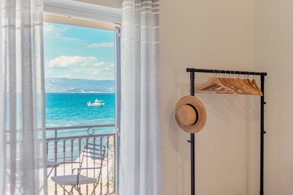 Balcony/Terrace, Sea view, wardrobe