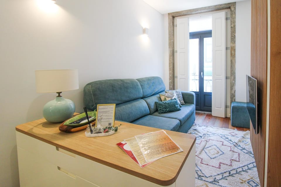 Almada Comfy Apartment in Porto
