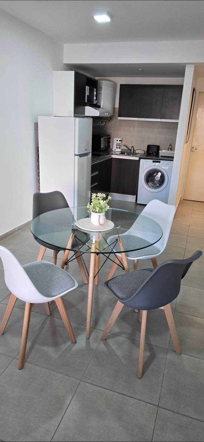 Kitchen or kitchenette, Seating area