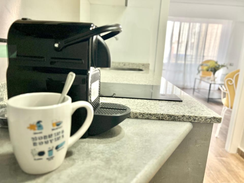 Coffee/tea facilities, Kitchen or kitchenette