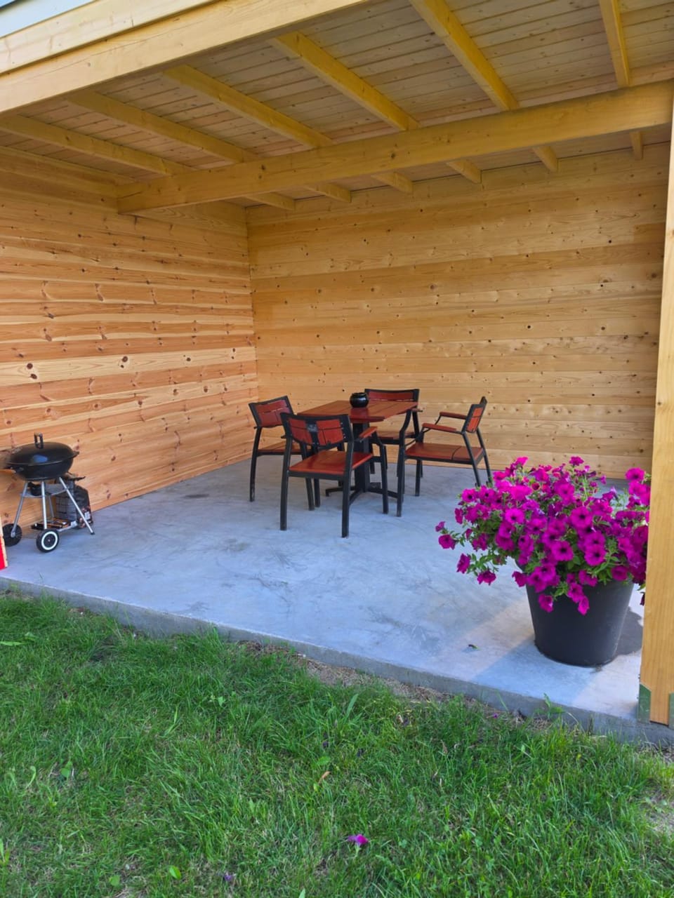 Spring, BBQ facilities