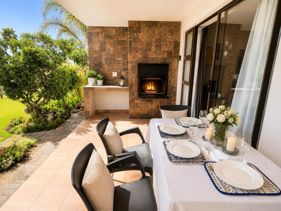 Patio, Day, BBQ facilities, Seating area, Dining area
