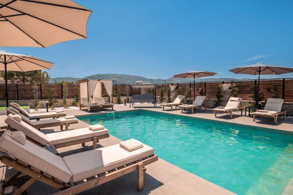 Swimming pool, sunbed