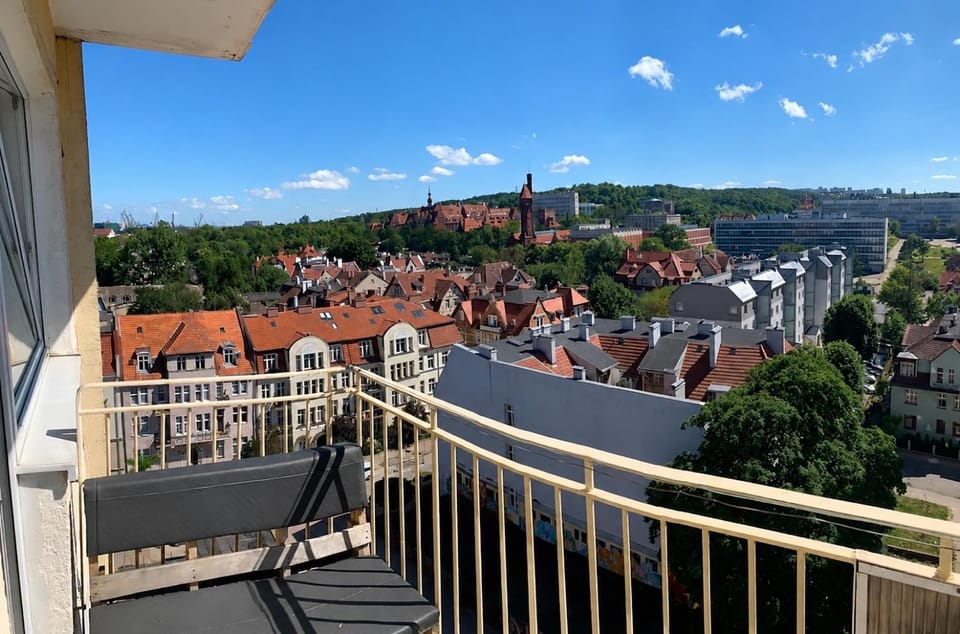 9th Floor Flat with Balcony, Free Parking Apartment in Gdansk