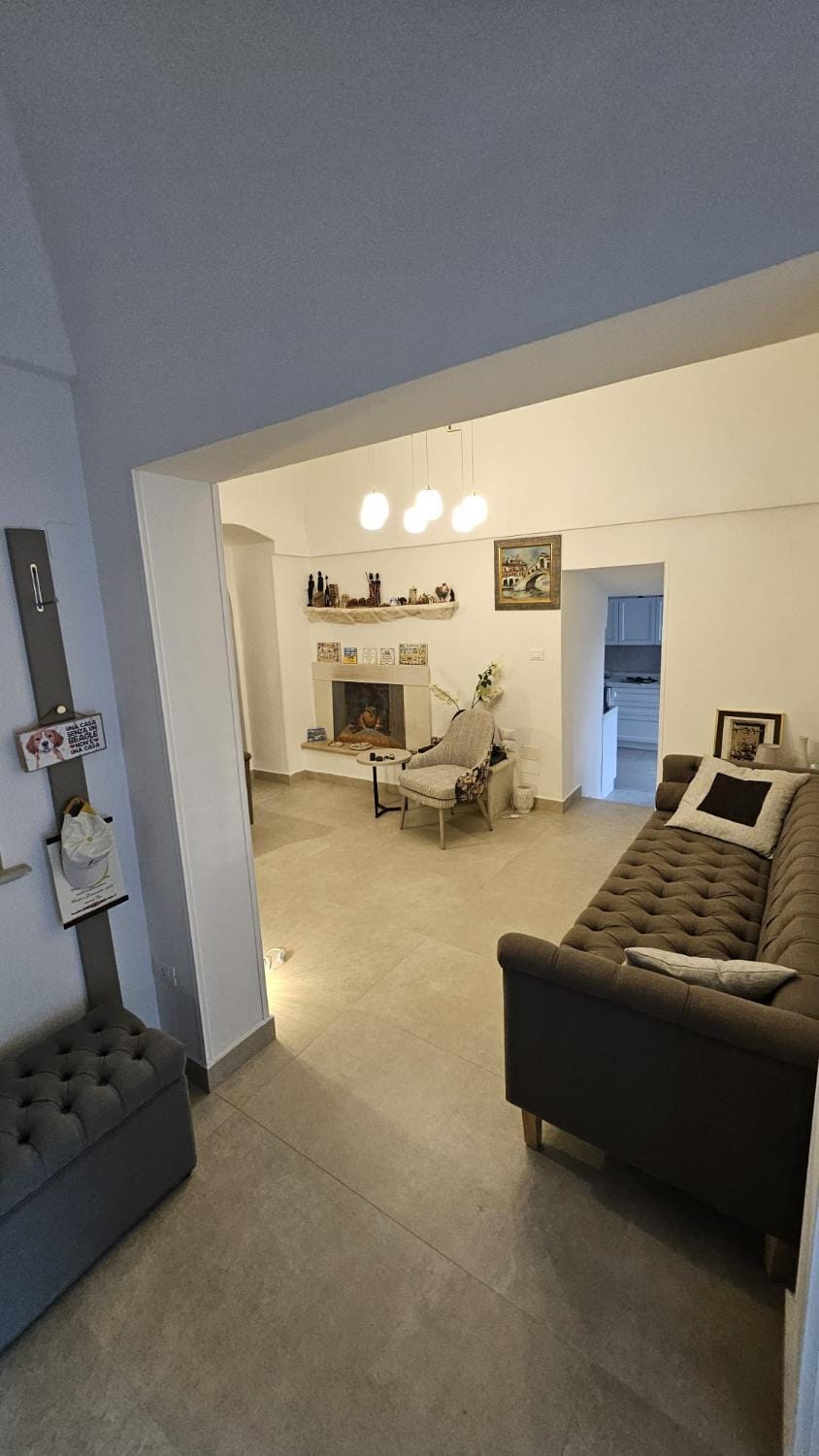 Property building, TV and multimedia, Living room, Seating area