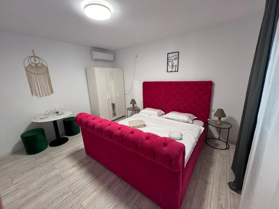 Pensiunea AVAL Bed and Breakfast in Dobrich Province, Bulgaria