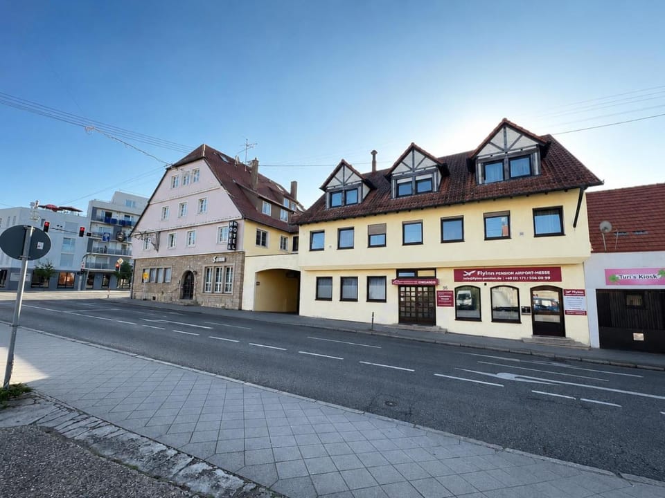FlyInn-Pension Airport-Messe Bed and Breakfast in Baden-Württemberg