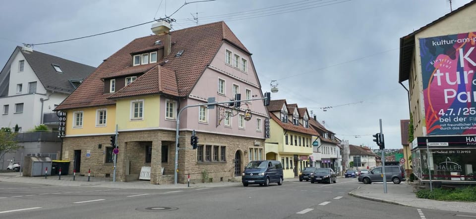 FlyInn-Pension Airport-Messe Bed and Breakfast in Baden-Württemberg