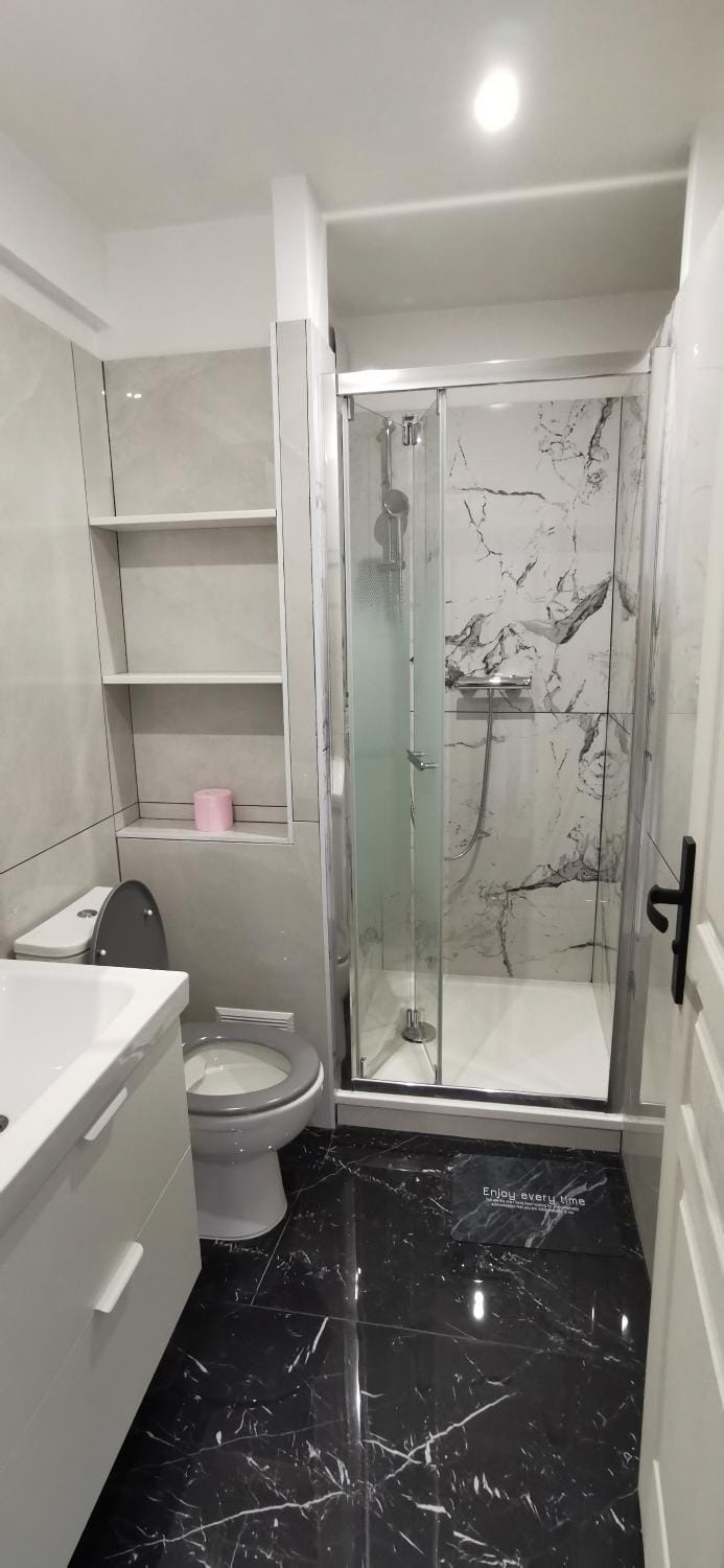Shower, Toilet, Bathroom