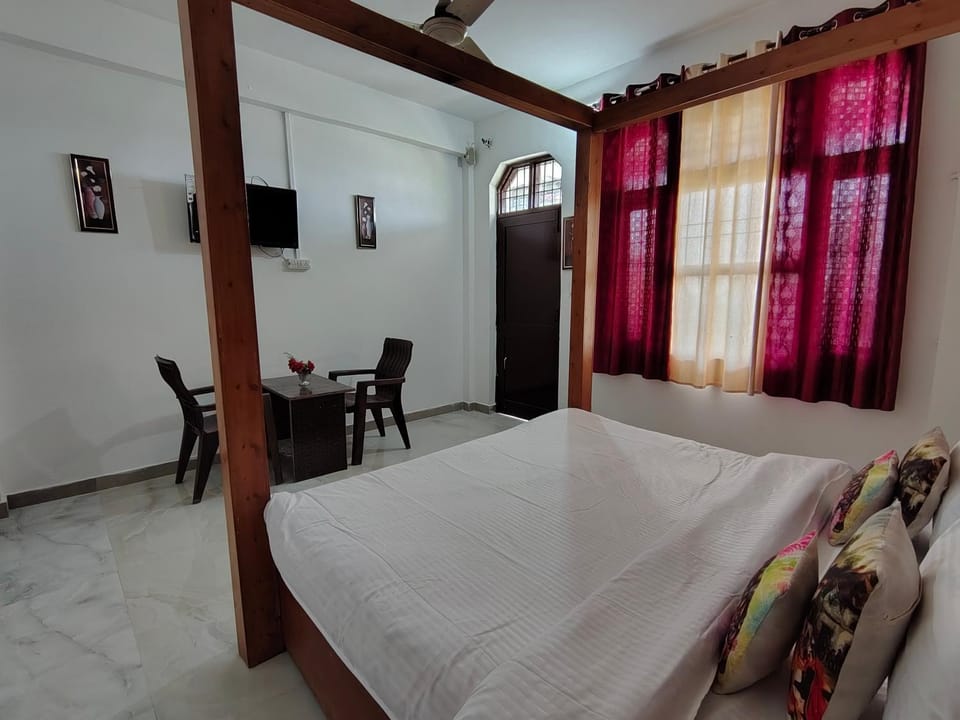 Bedroom, wardrobe