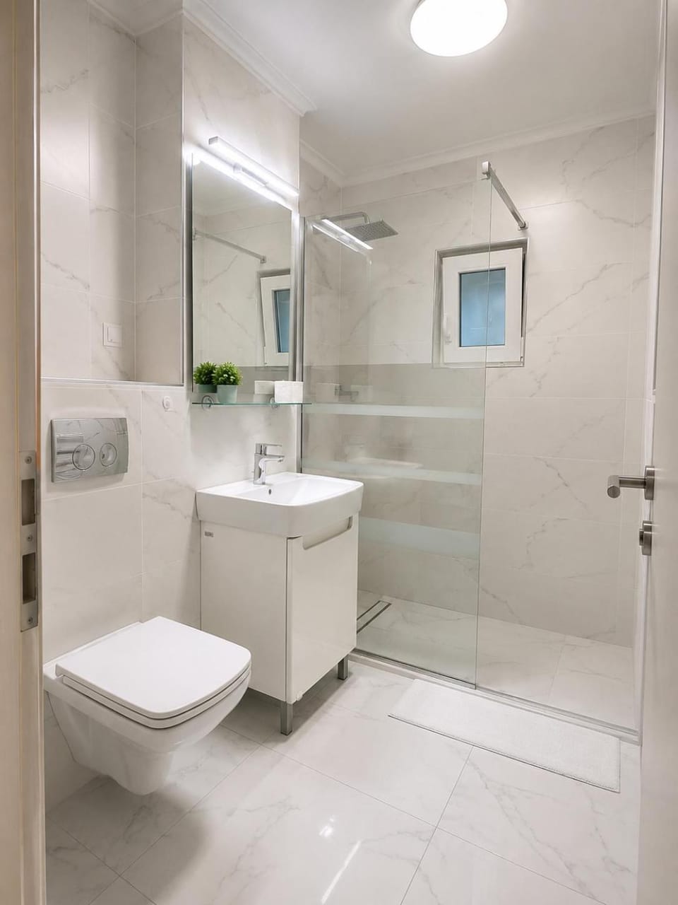 Zorilor White Apartment - 2 bedrooms Apartment in Cluj-Napoca