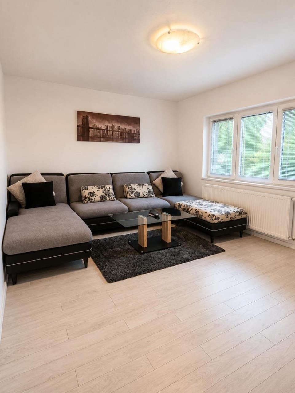 Zorilor White Apartment - 2 bedrooms Apartment in Cluj-Napoca