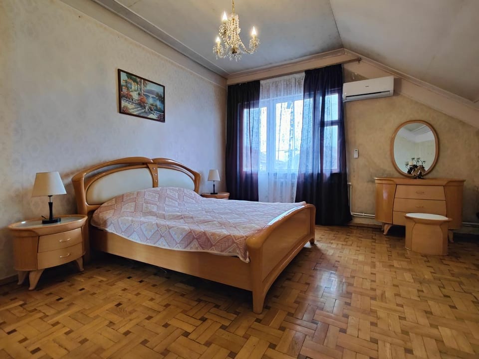 Spacious 150 m2 Home with Garden House in Yerevan