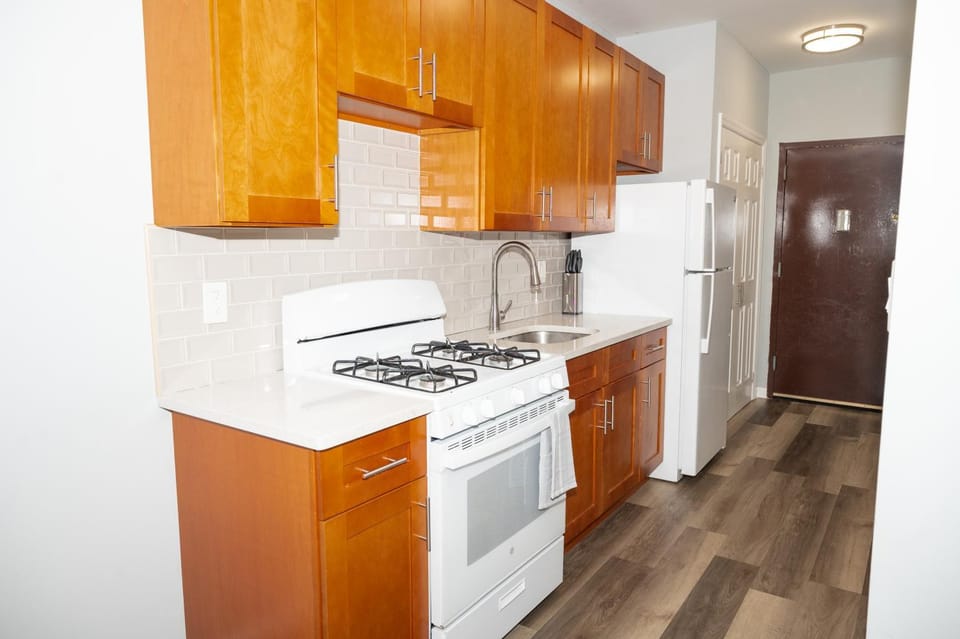 Emerald2 Room at Brighton Beach 2Min Walk to Ocean & Subway Chic Stay Vacation rental in Brighton Beach