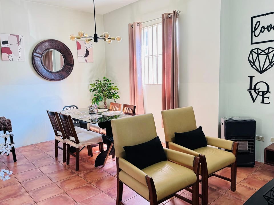 Departamento muy cómodo de 2 recamaras con estacionamiento muy cerca de zona rio y centro en Tijuana Apartment in Tijuana