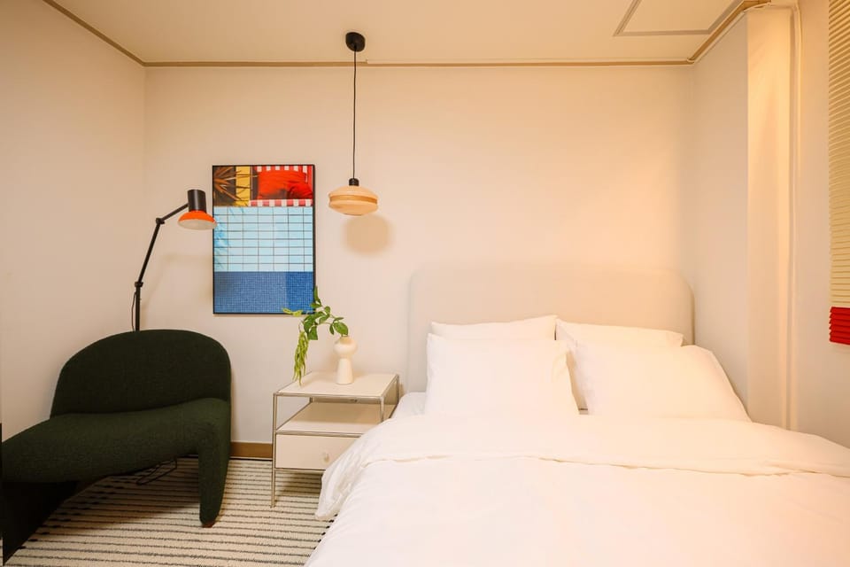 Bed, Photo of the whole room, Bedroom