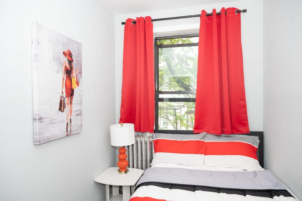 Ruby2 Room at Brighton Beach 2Min Walk to Ocean & Subway Chic Stay Vacation rental in Brighton Beach