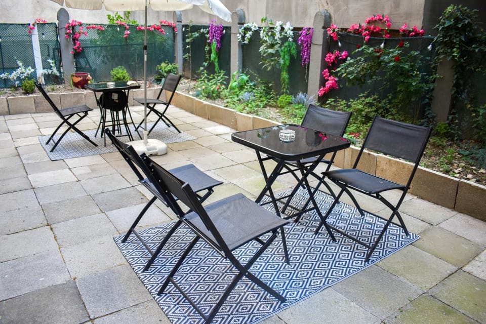 Day, Garden